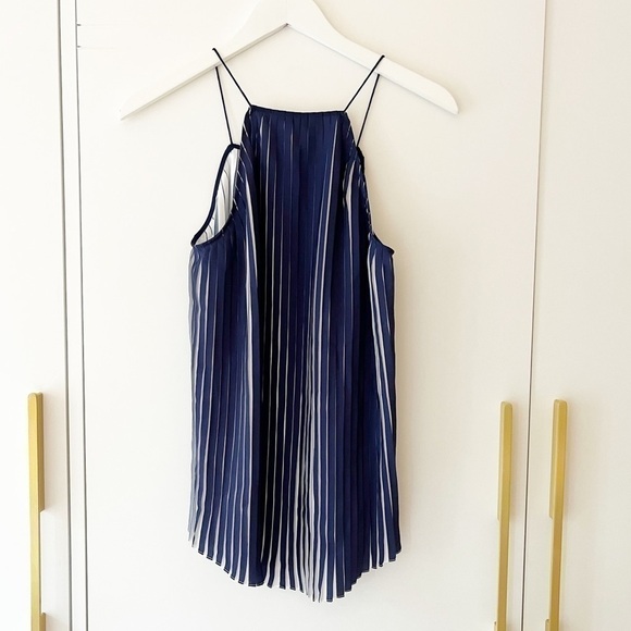 BNWOT Club Monaco pleated tank - Picture 9 of 11